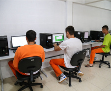 A Secretaria de Estado da Educação garante acesso à alfabetização, à escolarização básica e à formação superior a aproximadamente 36% dos presos que cumprem pena nas 33 unidades prisionais do Estado.  Curitiba, 28/03/2019 -  Foto: Geraldo Bubniak/ANPr