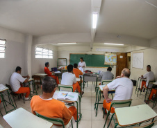 A Secretaria de Estado da Educação garante acesso à alfabetização, à escolarização básica e à formação superior a aproximadamente 36% dos presos que cumprem pena nas 33 unidades prisionais do Estado.  Curitiba, 28/03/2019 -  Foto: Geraldo Bubniak/ANPr