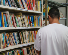 A Secretaria de Estado da Educação garante acesso à alfabetização, à escolarização básica e à formação superior a aproximadamente 36% dos presos que cumprem pena nas 33 unidades prisionais do Estado.Curitiba, 28/03/2019 -  Foto: Geraldo Bubniak/ANPr
