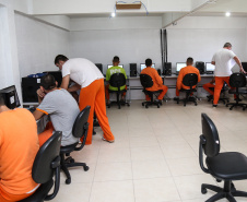 A Secretaria de Estado da Educação garante acesso à alfabetização, à escolarização básica e à formação superior a aproximadamente 36% dos presos que cumprem pena nas 33 unidades prisionais do Estado.  Curitiba, 28/03/2019 -  Foto: Geraldo Bubniak/ANPr
