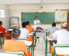 A Secretaria de Estado da Educação garante acesso à alfabetização, à escolarização básica e à formação superior a aproximadamente 36% dos presos que cumprem pena nas 33 unidades prisionais do Estado.  Curitiba, 28/03/2019 -  Foto: Geraldo Bubniak/ANPr