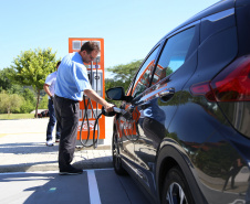 A maior eletrovia do Brasil, instalada no Paraná pela Copel em 2018, completou 330 recargas neste ano. São 730 quilômetros de extensão, ligando o Porto de Paranaguá às Cataratas do Iguaçu, em Foz do Iguaçu.  Curitiba, 22/04/2019  -  Curitiba, 22/04/2019  - Foto: Dani Catisti/Copel