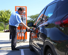 A maior eletrovia do Brasil, instalada no Paraná pela Copel em 2018, completou 330 recargas neste ano. São 730 quilômetros de extensão, ligando o Porto de Paranaguá às Cataratas do Iguaçu, em Foz do Iguaçu.  Curitiba, 22/04/2019  -  Curitiba, 22/04/2019  - Foto: Dani Catisti/Copel