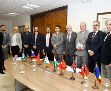 Darci Piana também recebeu nesta terça-feira o embaixador Igor Kipman, chefe do Escritório de Representação do Ministério das Relações Exteriores no Paraná (Erepar); os cônsules honorários da Hungria (Marco Aurélio Schetino), Rússia (Acef Said), Dinamarca (Pedro Fernandes), Romênia (Orcival Henning), Grã-Bretanha (Adam Patterson), Tanzânia (Jonathan Bittencout), Suíça (Manuela Merki) e Turquia (Luiz Alberto Lenz); e o cônsul adjunto da Argentina no Paraná, Sebastian Bertuzzi