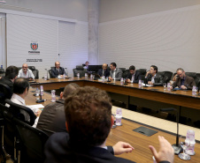Representantes do Governo do Estado, da Assembleia Legislativa e de sindicatos de servidores públicos realizaram nesta sexta-feira (03) da primeira reunião de trabalho da comissão permanente criada para debater as demandas do funcionalismo estadual.
Foto Gilson Abreu/ANPr