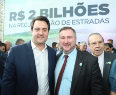 O governador Carlos Massa Ratinho Junior lançou, nesta terça-feira (07), o Programa de Revitalização das Estradas, que vai beneficiar todas as regiões do Paraná. Foto: Rodrigo Felix Leal/ANPr