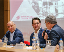 O governador Carlos Massa Ratinho Junior participa de reunião com associados do Sinduscon-PR.   Curitiba, 07/05/2019 -  Foto: Geraldo Bubniak/ANPr