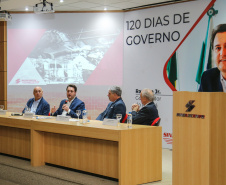 O governador Carlos Massa Ratinho Junior participa de reunião com associados do Sinduscon-PR.   Curitiba, 07/05/2019 -  Foto: Geraldo Bubniak/ANPr