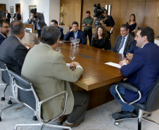 Uma nova parceria do Governo do Estado com a Volkswagen foi anunciada nesta quarta-feira (8) para investimento em ação social no Paraná. O anúncio aconteceu em solenidade com o governador Carlos Massa Ratinho Junior e o CEO da Volkswagen América Latina, Pablo Di Si, no Palácio Iguaçu. Curitiba,08/05/2019 Foto:Jaelson Lucas / ANPr