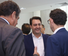 Uma nova parceria do Governo do Estado com a Volkswagen foi anunciada nesta quarta-feira (8) para investimento em ação social no Paraná. O anúncio aconteceu em solenidade com o governador Carlos Massa Ratinho Junior e o CEO da Volkswagen América Latina, Pablo Di Si, no Palácio Iguaçu. Curitiba,08/05/2019 Foto:Jaelson Lucas / ANPr