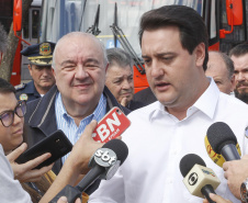 O governador Carlos Massa Ratinho Junior destina recursos para subsidiar o transporte coletivo de Curitiba. Participaram da solenidade: prefeito de Curitiba, Rafael Greca de Macedo; secretário de Desenvolvimento Urbano, João Carlos Ortega; presidente da Comec, Gilson dos Santos; entre outros.Curitiba, 09-05-19.Foto: Arnaldo Alves / ANPr.