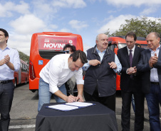 O governador Carlos Massa Ratinho Junior destina recursos para subsidiar o transporte coletivo de Curitiba. Participaram da solenidade: prefeito de Curitiba, Rafael Greca de Macedo; secretário de Desenvolvimento Urbano, João Carlos Ortega; presidente da Comec, Gilson dos Santos; entre outros.Curitiba, 09-05-19.Foto: Arnaldo Alves / ANPr.