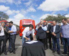O governador Carlos Massa Ratinho Junior destina recursos para subsidiar o transporte coletivo de Curitiba. Participaram da solenidade: prefeito de Curitiba, Rafael Greca de Macedo; secretário de Desenvolvimento Urbano, João Carlos Ortega; presidente da Comec, Gilson dos Santos; entre outros.Curitiba, 09-05-19.Foto: Arnaldo Alves / ANPr.