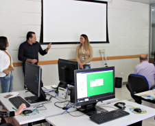 Diversos servidores da Secretaria de Estado do Desenvolvimento Urbano (SEDU) participaram nesta quinta-feira (09) do Curso Presencial do E-Protocolo. Com o treinamento, todo funcionário poderá iniciar um processo. Com a ferramenta digital, acaba a necessidade de um único setor físico para receber documentos e solicitações. Foto: Divulgação/SEDU