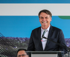 O governador Carlos Massa Ratinho Junior recebe  em Foz do Iguaçu, o presidente Jair Bolsonaro e o presidente do Paraguai Mario Abdo Benítez para o lançamento da pedra fundamental da segunda ponte entre Brasil e Paraguai, em cerimônia  no Marco das Três Fronteiras, nesta sexta-feira (10).   Foz do Iguaçu, 10/05/2019 -  Foto: Geraldo Bubniak/ANPr