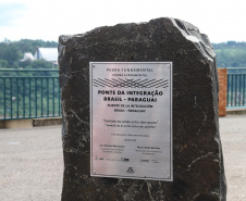 O governador Carlos Massa Ratinho Junior recebe  em Foz do Iguaçu, o presidente Jair Bolsonaro e o presidente do Paraguai Mario Abdo Benítez para o lançamento da pedra fundamental da segunda ponte entre Brasil e Paraguai, em cerimônia  no Marco das Três Fronteiras, nesta sexta-feira (10).   Foz do Iguaçu, 10/05/2019 -  Foto: Geraldo Bubniak/ANPr