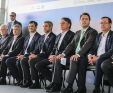 O governador Carlos Massa Ratinho Junior recebe  em Foz do Iguaçu, o presidente Jair Bolsonaro e o presidente do Paraguai Mario Abdo Benítez para o lançamento da pedra fundamental da segunda ponte entre Brasil e Paraguai, em cerimônia  no Marco das Três Fronteiras, nesta sexta-feira (10).   Foz do Iguaçu, 10/05/2019 -  Foto: Geraldo Bubniak/ANPr