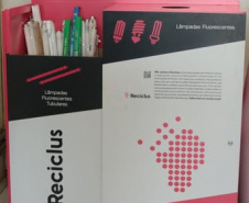 Durante toda a semana, a Divisão de Resíduos Sólidos da Secretaria do
Desenvolvimento Sustentável e do Turismo promoveu reuniões com os
representantes das empresas responsáveis por pneus, lâmpadas pós-consumo
e resíduos de material de construção, buscando soluções para aplicar a
logística reversa.Foto: SEDEST