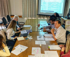 Durante toda a semana, a Divisão de Resíduos Sólidos da Secretaria do
Desenvolvimento Sustentável e do Turismo promoveu reuniões com os
representantes das empresas responsáveis por pneus, lâmpadas pós-consumo
e resíduos de material de construção, buscando soluções para aplicar a
logística reversa.Foto: SEDEST