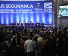 O governador Carlos Massa Ratinho Junior destacou nesta sexta-feira (10) que as forças de segurança do Paraná conseguiram reduzir em 32% o número de homicídios nos primeiros 120 dias deste ano, na comparação com o mesmo quadrimestre do ano passado