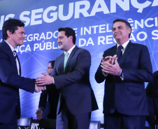 O governador Carlos Massa Ratinho Junior destacou nesta sexta-feira (10) que as forças de segurança do Paraná conseguiram reduzir em 32% o número de homicídios nos primeiros 120 dias deste ano, na comparação com o mesmo quadrimestre do ano passado