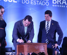 O governador Carlos Massa Ratinho Junior destacou nesta sexta-feira (10) que as forças de segurança do Paraná conseguiram reduzir em 32% o número de homicídios nos primeiros 120 dias deste ano, na comparação com o mesmo quadrimestre do ano passado