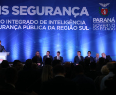 O governador Carlos Massa Ratinho Junior destacou nesta sexta-feira (10) que as forças de segurança do Paraná conseguiram reduzir em 32% o número de homicídios nos primeiros 120 dias deste ano, na comparação com o mesmo quadrimestre do ano passado