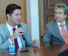 O Governo do Estado e o Tribunal de Justiça do Paraná (TJ-PR) assinaram nesta terça-feira (14) um acordo de cooperação para a implementação do projeto intitulado “Rolê Cívico Paranaense”, de inserção de jovens universitários no ambiente de gestão estadual