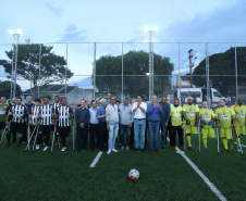 Moradores do Jardim Novo Oásis, em Maringá (Noroeste), ganharam nesta quinta-feira (16) um novo espaço de lazer. O governador Carlos Massa Ratinho Junior e o prefeito Ulisses Maia inauguraram a primeira de 30 unidade no município do programa Meu Campinho. Com 1,5 mil metros quadrados e investimento total de cerca de R$ 400 mil, o local conta com diversos aparelhos de lazer para pessoas de todas as idades.Foto: Rodrigo Felix Leal/ANPr
