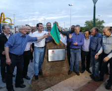 Moradores do Jardim Novo Oásis, em Maringá (Noroeste), ganharam nesta quinta-feira (16) um novo espaço de lazer. O governador Carlos Massa Ratinho Junior e o prefeito Ulisses Maia inauguraram a primeira de 30 unidade no município do programa Meu Campinho. Com 1,5 mil metros quadrados e investimento total de cerca de R$ 400 mil, o local conta com diversos aparelhos de lazer para pessoas de todas as idades. Maringá, 16/05/2019Foto: José Fernando Ogura/ANPr