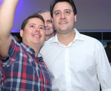 O Governo do Paraná concluiu nesta sexta-feira (17) a agenda em Maringá com a confirmação de R$ 41 milhões para ações e investimentos em 40 municípios da região Noroeste. O governador Carlos Massa Ratinho Junior recebeu prefeitos na 47ª Expoingá, no Parque Internacional de Exposições Francisco Feio Ribeiro. O encontro fez parte das ações em Maringá como sede administrativa do governo estadual. Foto: Rodrio Felix Leal/ANPr