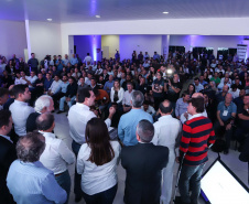 O Governo do Paraná concluiu nesta sexta-feira (17) a agenda em Maringá com a confirmação de R$ 41 milhões para ações e investimentos em 40 municípios da região Noroeste. O governador Carlos Massa Ratinho Junior recebeu prefeitos na 47ª Expoingá, no Parque Internacional de Exposições Francisco Feio Ribeiro. O encontro fez parte das ações em Maringá como sede administrativa do governo estadual. Foto: Rodrio Felix Leal/ANPr