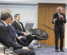 Programa de concessões na área da infraestrutura, projetos de parcerias público-privadas e um ambiente propício para negócios tornam o Paraná o Estado atrativo para investidores. A avaliação é do governador Carlos Massa Ratinho Junior, que abriu nesta terça-feira (21) a segunda edição do Paraná Day. Foto: Arnaldo Alves/ANPr