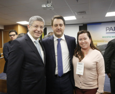 Programa de concessões na área da infraestrutura, projetos de parcerias público-privadas e um ambiente propício para negócios tornam o Paraná o Estado atrativo para investidores. A avaliação é do governador Carlos Massa Ratinho Junior, que abriu nesta terça-feira (21) a segunda edição do Paraná Day. Foto: Arnaldo Alves/ANPr