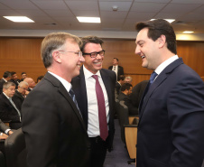 Programa de concessões na área da infraestrutura, projetos de parcerias público-privadas e um ambiente propício para negócios tornam o Paraná o Estado atrativo para investidores. A avaliação é do governador Carlos Massa Ratinho Junior, que abriu nesta terça-feira (21) a segunda edição do Paraná Day.Foto: Rodrigo Felix Leal/ANPr