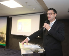 Programa de concessões na área da infraestrutura, projetos de parcerias público-privadas e um ambiente propício para negócios tornam o Paraná o Estado atrativo para investidores. A avaliação é do governador Carlos Massa Ratinho Junior, que abriu nesta terça-feira (21) a segunda edição do Paraná Day.Foto: Rodrigo Felix Leal/ANPr