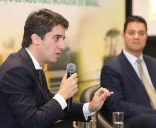 Programa de concessões na área da infraestrutura, projetos de parcerias público-privadas e um ambiente propício para negócios tornam o Paraná o Estado atrativo para investidores. A avaliação é do governador Carlos Massa Ratinho Junior, que abriu nesta terça-feira (21) a segunda edição do Paraná Day.Foto: Rodrigo Felix Leal/ANPr