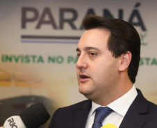 Programa de concessões na área da infraestrutura, projetos de parcerias público-privadas e um ambiente propício para negócios tornam o Paraná o Estado atrativo para investidores. A avaliação é do governador Carlos Massa Ratinho Junior, que abriu nesta terça-feira (21) a segunda edição do Paraná Day.Foto: Rodrigo Felix Leal/ANPr