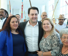 O governador Carlos Massa Ratinho Junior disse nesta quarta-feira (22), no lançamento oficial da Superintendência Geral de Diálogo e Interação Social (Sudis), que o Governo do Paraná está aberto ao diálogo e vai trabalhar diariamente para atender as demandas de todos os setores da sociedade, principalmente dos mais necessitados, em respeito ao compromisso com a construção de um Estado moderno e protetivo.Foto: Rodrigo Felix Leal/ANPr