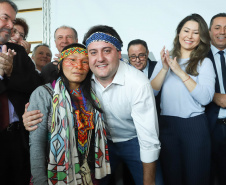 O governador Carlos Massa Ratinho Junior disse nesta quarta-feira (22), no lançamento oficial da Superintendência Geral de Diálogo e Interação Social (Sudis), que o Governo do Paraná está aberto ao diálogo e vai trabalhar diariamente para atender as demandas de todos os setores da sociedade, principalmente dos mais necessitados, em respeito ao compromisso com a construção de um Estado moderno e protetivo.Foto: Rodrigo Felix Leal/ANPr