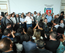 O governador Carlos Massa Ratinho Junior disse nesta quarta-feira (22), no lançamento oficial da Superintendência Geral de Diálogo e Interação Social (Sudis), que o Governo do Paraná está aberto ao diálogo e vai trabalhar diariamente para atender as demandas de todos os setores da sociedade, principalmente dos mais necessitados, em respeito ao compromisso com a construção de um Estado moderno e protetivo.Foto: Rodrigo Felix Leal/ANPr