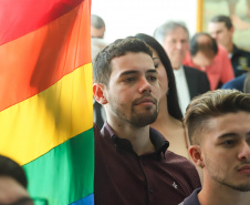 O governador Carlos Massa Ratinho Junior disse nesta quarta-feira (22), no lançamento oficial da Superintendência Geral de Diálogo e Interação Social (Sudis), que o Governo do Paraná está aberto ao diálogo e vai trabalhar diariamente para atender as demandas de todos os setores da sociedade, principalmente dos mais necessitados, em respeito ao compromisso com a construção de um Estado moderno e protetivo.Foto: Rodrigo Felix Leal/ANPr