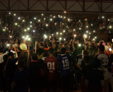 A capital recebeu os alunos-atletas que disputarão a fase regional dos 66º Jogos Escolares do Paraná (JEPS), realizados pelo Governo do Estado, e os 46º Jogos Escolares de Curitiba (em uma parceria com a Secretaria Municipal de Esporte, Lazer e Juventude - SMELJ) em uma inspiradora cerimônia de abertura nesta terça-feira (21). O evento foi no Centro de Esporte e Lazer Dirceu Graeser, na praça Oswaldo Cruz, palco de uma festa de ritmos, luzes, cores e vibração. Foto: Amanda Largas/SEED