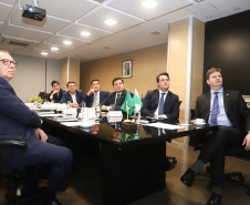 O governador Carlos Massa Ratinho Júnior e o secretário do Desenvolvimento Sustentável e do Turismo, Márcio Nunes, apresentaram ao ministro do Desenvolvimento Regional, Gustavo Canuto, o projeto executivo de microdrenagem, drenagem e engorda (aumento da faixa de areia) da orla de Matinhos. O encontro aconteceu nesta terça-feira (21), em Brasília.Foto: Rodrigo Felix Leal/ANPr