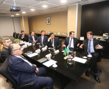 O governador Carlos Massa Ratinho Júnior e o secretário do Desenvolvimento Sustentável e do Turismo, Márcio Nunes, apresentaram ao ministro do Desenvolvimento Regional, Gustavo Canuto, o projeto executivo de microdrenagem, drenagem e engorda (aumento da faixa de areia) da orla de Matinhos. O encontro aconteceu nesta terça-feira (21), em Brasília.Foto: Rodrigo Felix Leal/ANPr