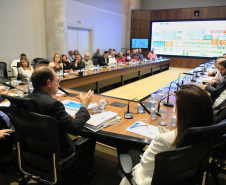 Chefes de 42 núcleos regionais do Governo do Estado das cidades de Londrina, Cornélio Procópio e Jacarezinho participaram nesta quarta-feira (22) de uma reunião com o governador Carlos Massa Ratinho Junior no Palácio Iguaçu, em Curitiba