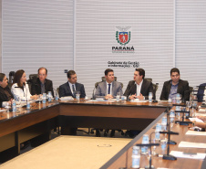 Chefes de 42 núcleos regionais do Governo do Estado das cidades de Londrina, Cornélio Procópio e Jacarezinho participaram nesta quarta-feira (22) de uma reunião com o governador Carlos Massa Ratinho Junior no Palácio Iguaçu, em Curitiba