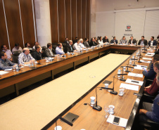 Chefes de 42 núcleos regionais do Governo do Estado das cidades de Londrina, Cornélio Procópio e Jacarezinho participaram nesta quarta-feira (22) de uma reunião com o governador Carlos Massa Ratinho Junior no Palácio Iguaçu, em Curitiba