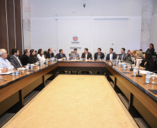 Chefes de 42 núcleos regionais do Governo do Estado das cidades de Londrina, Cornélio Procópio e Jacarezinho participaram nesta quarta-feira (22) de uma reunião com o governador Carlos Massa Ratinho Junior no Palácio Iguaçu, em Curitiba