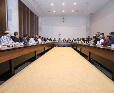 Chefes de 42 núcleos regionais do Governo do Estado das cidades de Londrina, Cornélio Procópio e Jacarezinho participaram nesta quarta-feira (22) de uma reunião com o governador Carlos Massa Ratinho Junior no Palácio Iguaçu, em Curitiba
